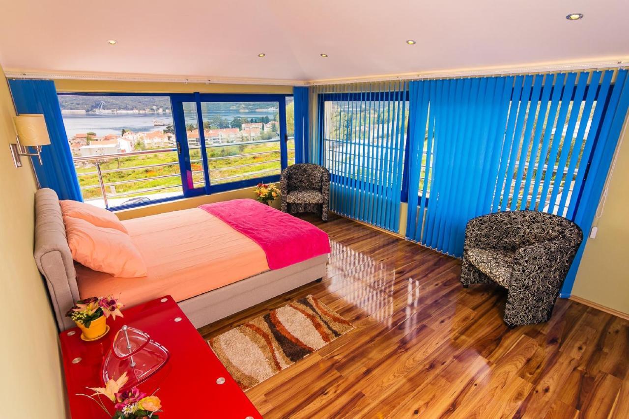 Villa Sea-N-Sun, 7 Bedrooms & Pool, Nearby Portonovi Marina. Ðenovići エクステリア 写真