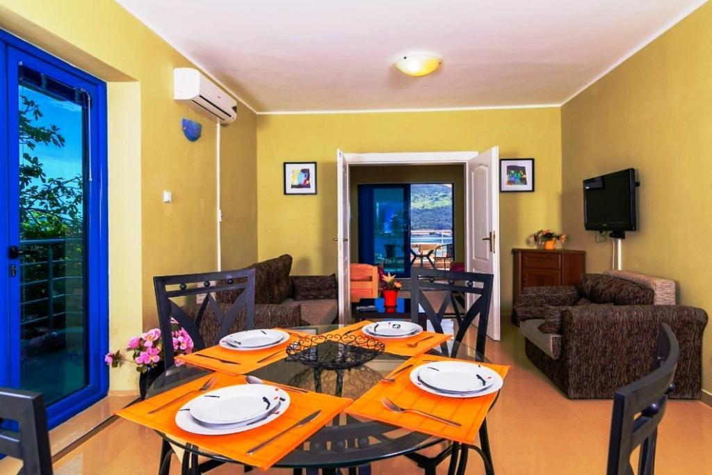 Villa Sea-N-Sun, 7 Bedrooms & Pool, Nearby Portonovi Marina. Ðenovići エクステリア 写真